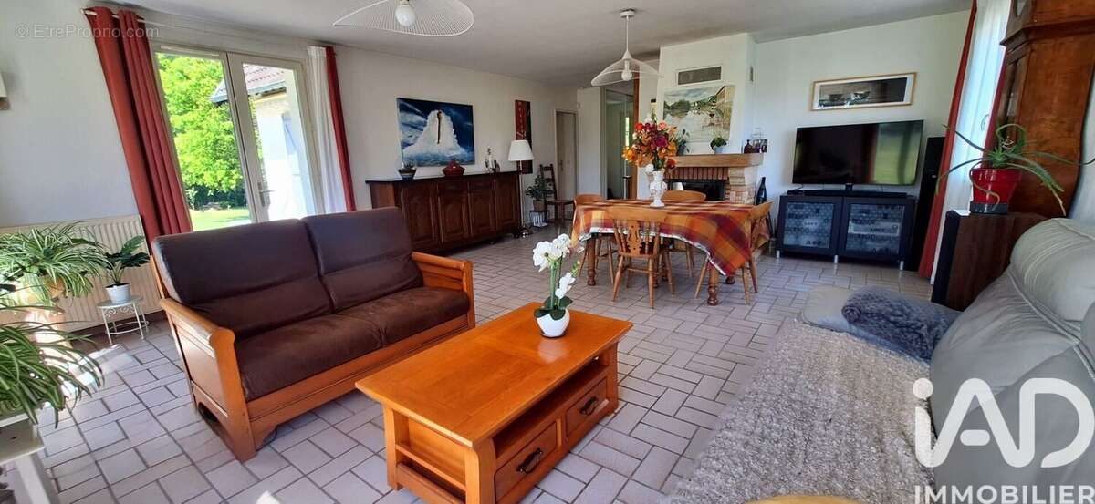 Maison 155 m² à Venables  - photo 3