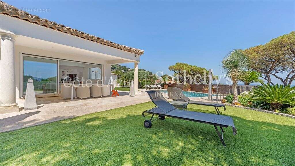 Villa de luxe avec vue sur Saint-Tropez, quartier Sémaphore, Sainte-Maxime - photo 3