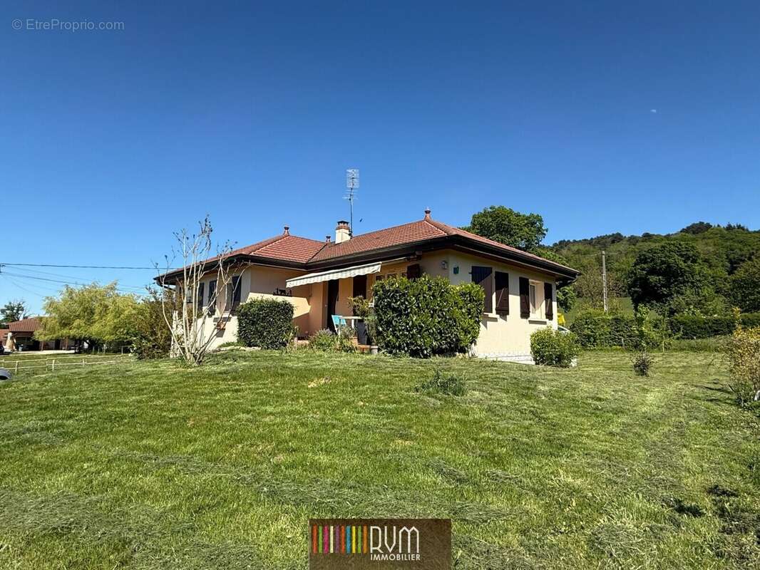 Maison à JASSERON