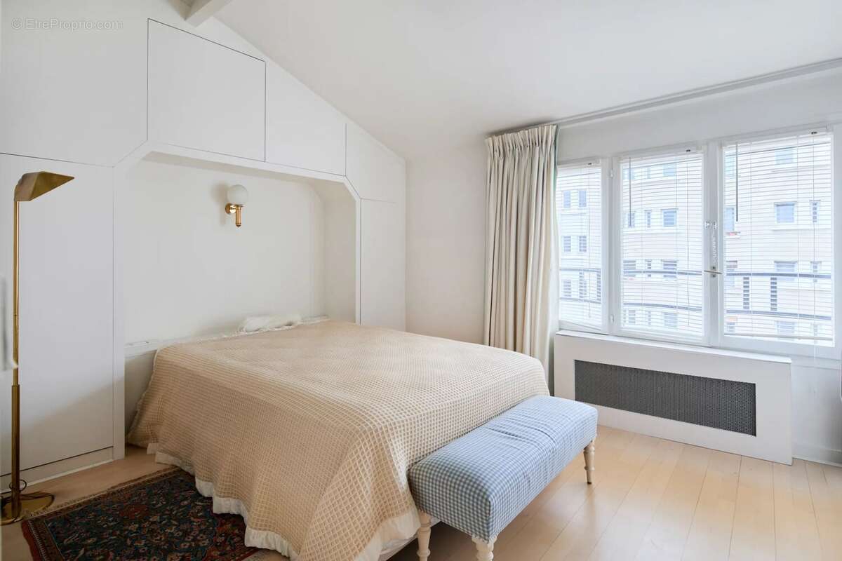 Appartement à PARIS-6E