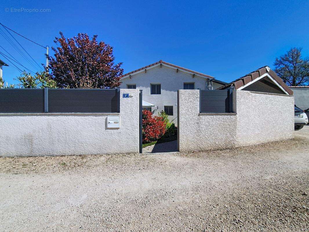 Maison à COMMUNAY