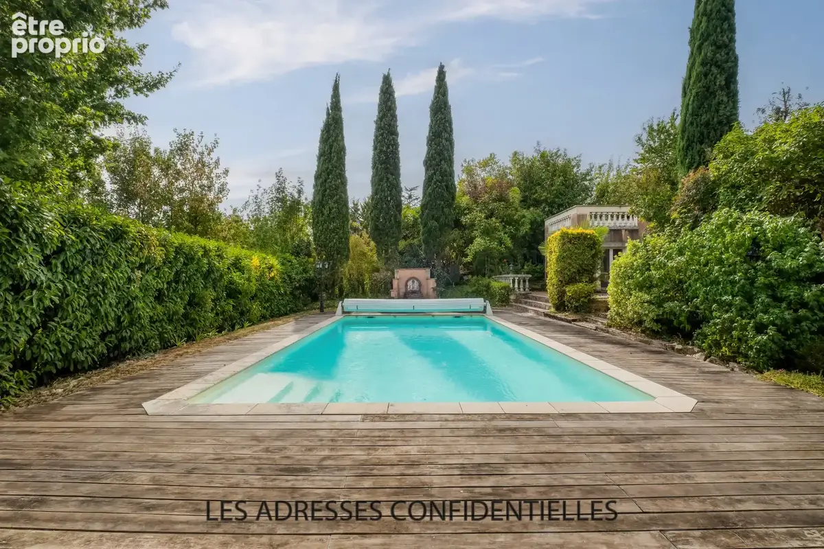 Champagne Au Mont D'or - Maison familiale - 226.50 m2 - sur grand parc arboré - photo 2