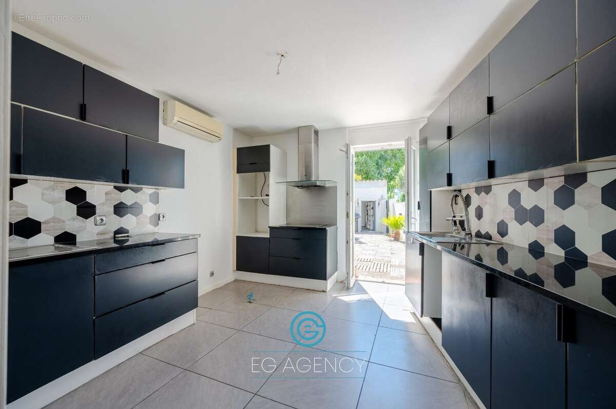 Maison 90 m² à Marseille-9e  - photo 8