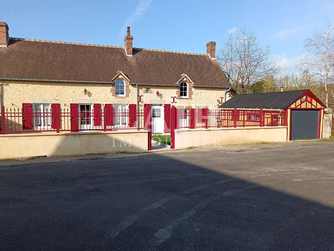 Maison à LE MELE-SUR-SARTHE