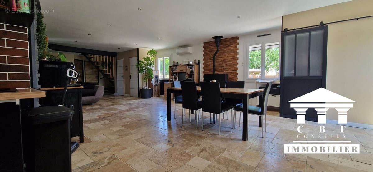 Maison 143 m² à Saint-Germain-Du-Plain  - photo 7