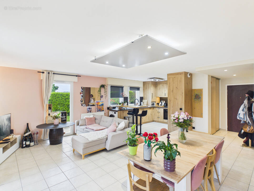 Appartement à DOUVAINE