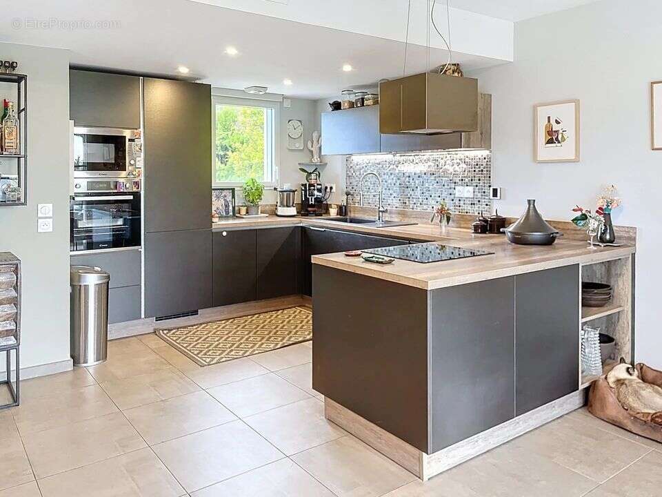 Appartement à ROQUEFORT-LES-PINS