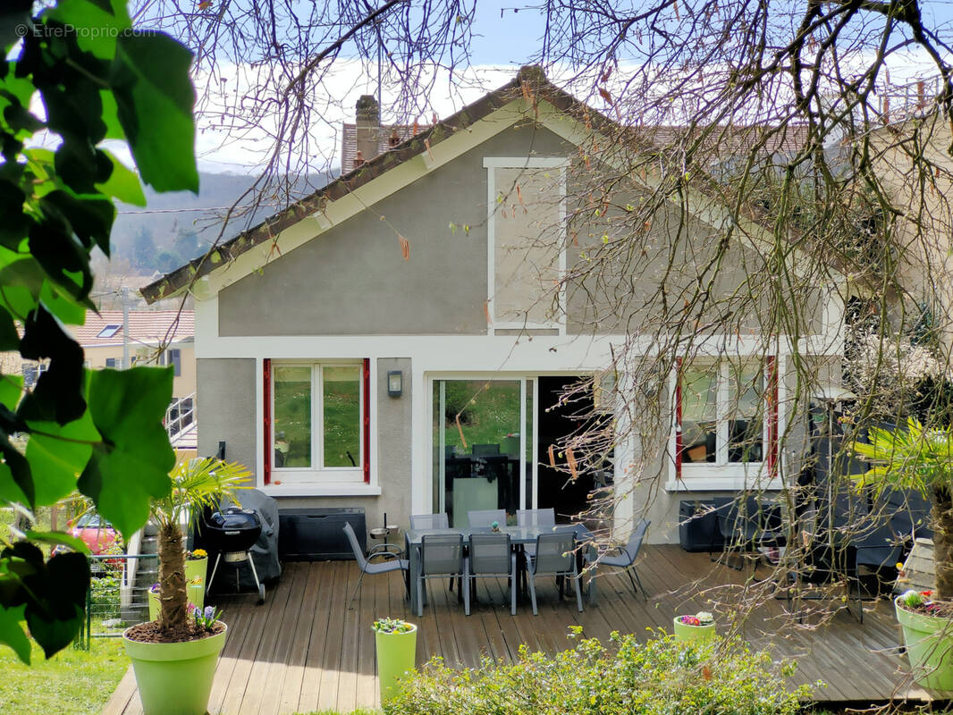 Maison à SAINT-REMY-LES-CHEVREUSE