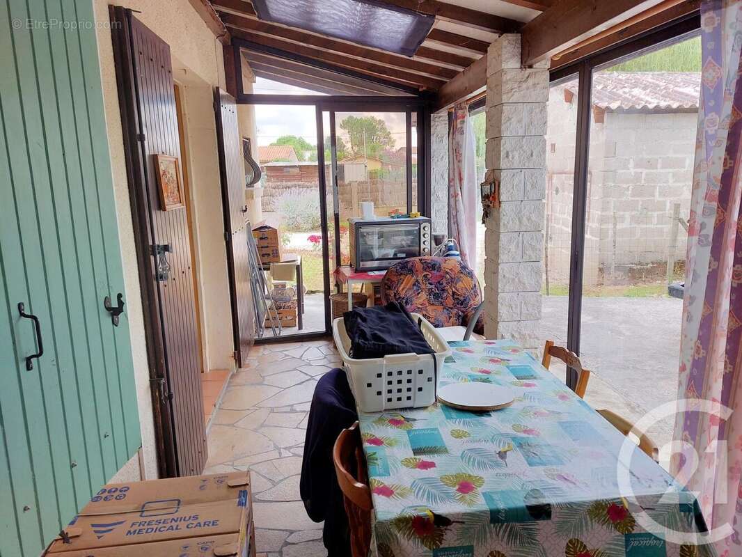 Maison à LES PEINTURES