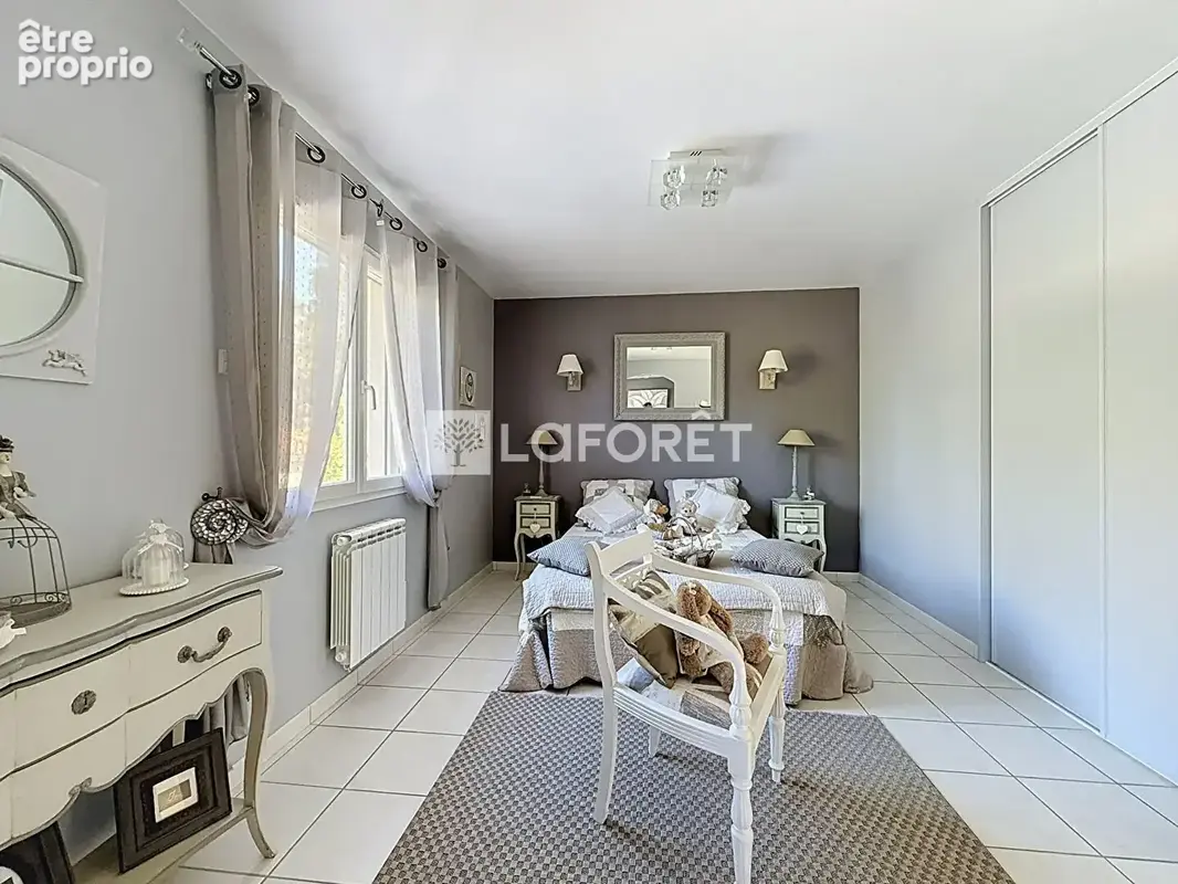 Le Montellier Maison familiale à vendre de 236 m² avec piscine et double garage - photo 10
