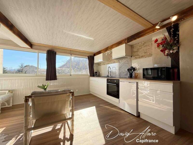 Appartement à LARAGNE-MONTEGLIN