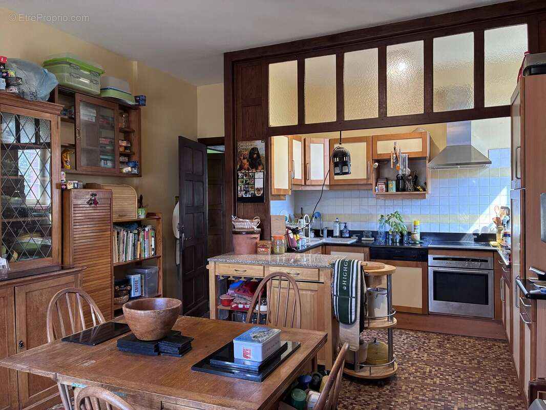 Grande maison de village, maison d'amis, piscine et terrain ! - photo 3