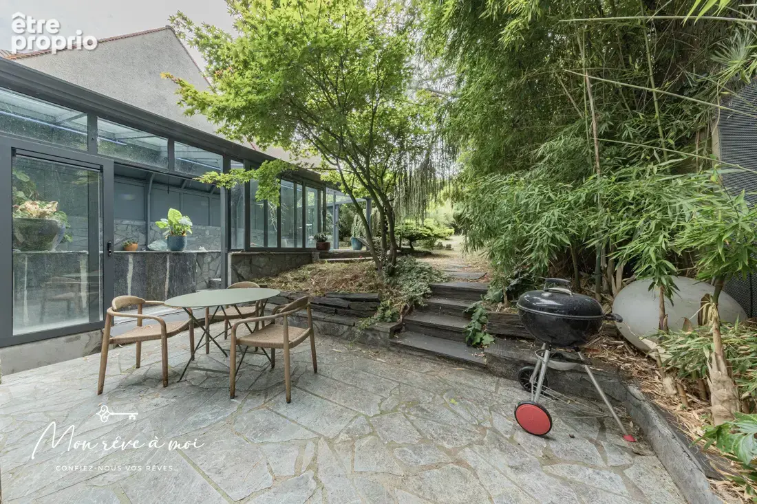 Maison de 168m2 lumineuse et au calme avec piscine, jardin et parkings - photo 15