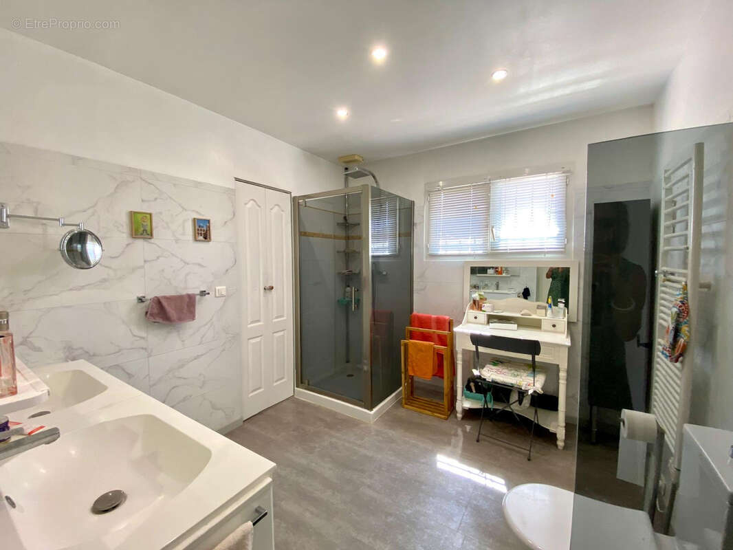 Villa indépendante de plain-pied avec 5 chambres et piscine - photo 10