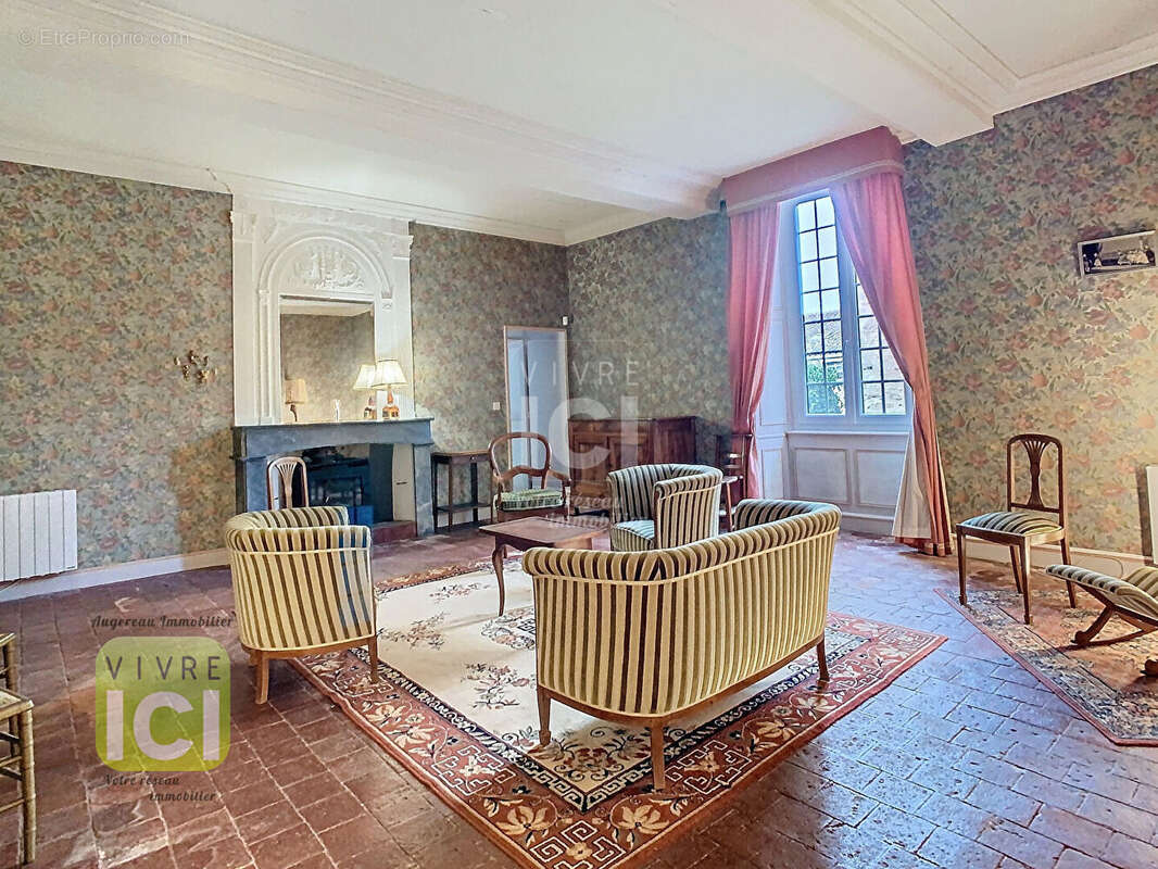 Maison à MORTAGNE-SUR-SEVRE