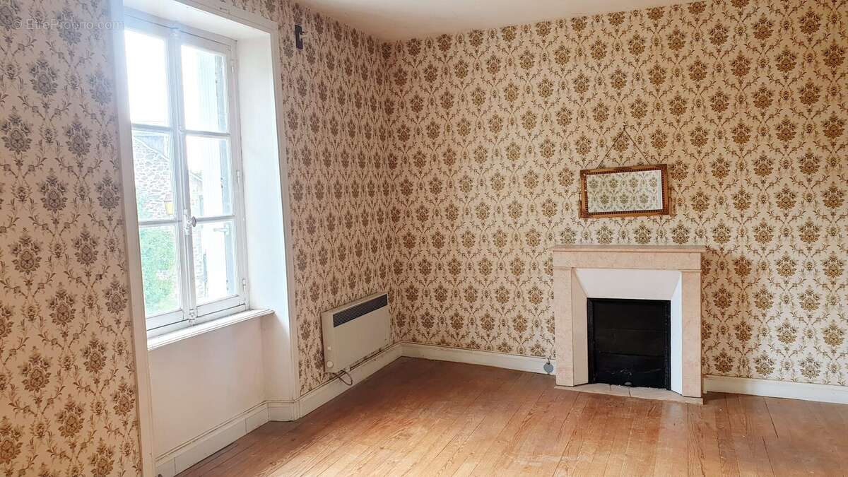 Maison à LA CROISILLE-SUR-BRIANCE