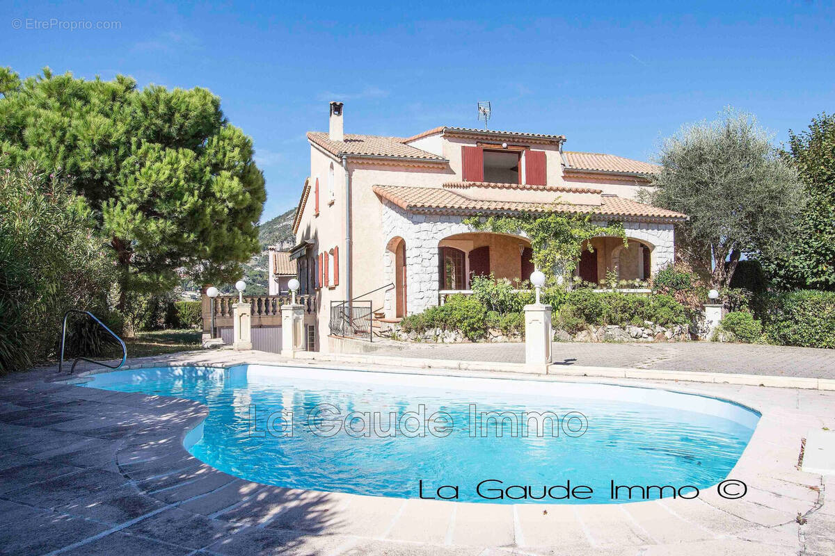 Maison à LA GAUDE