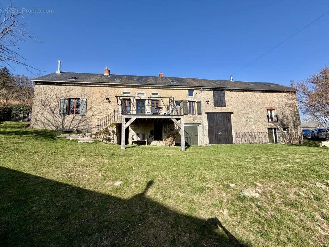 Maison à MONTSAUCHE-LES-SETTONS