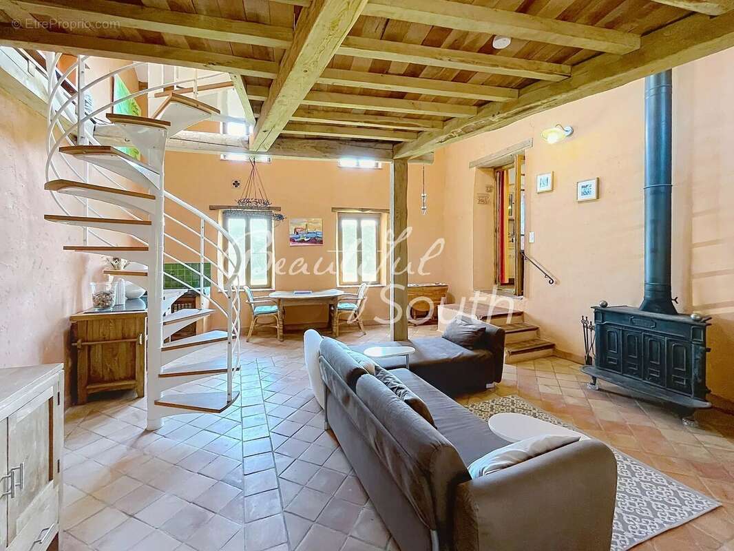 Maison à MONTALBA-LE-CHATEAU