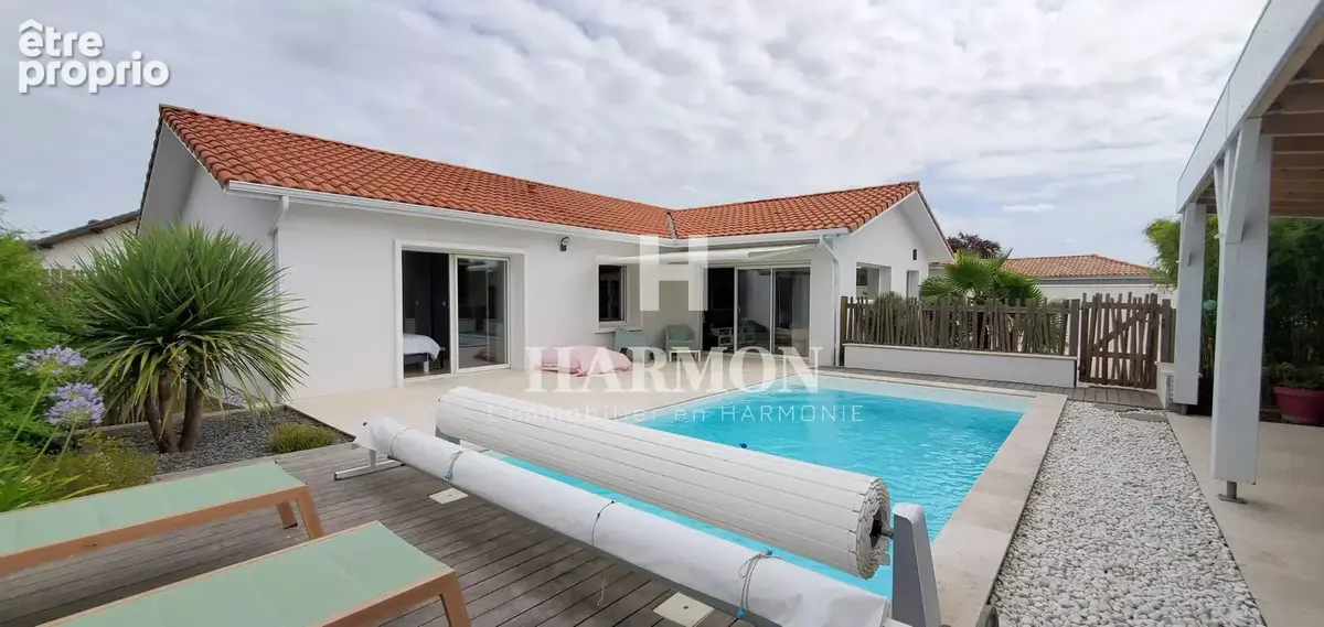 Maison 3 ch, bureau, piscine avec pool house et cuisine d'été - photo 2