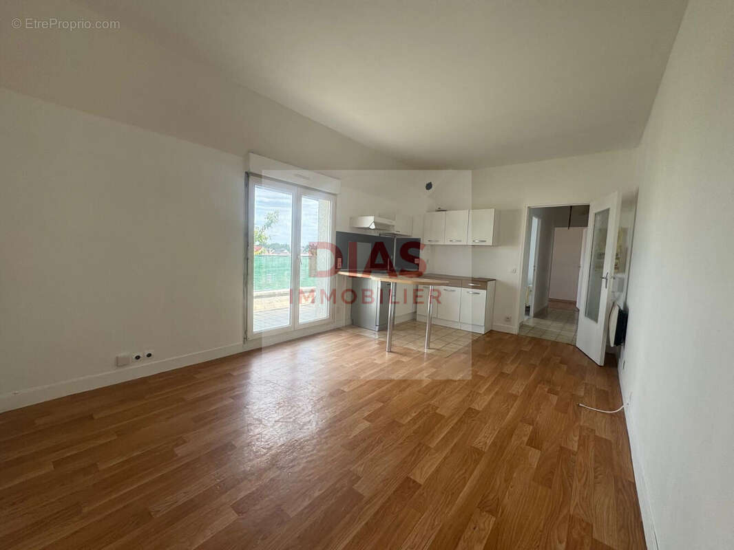 Appartement 37 m² à Pontault-Combault  - photo 2
