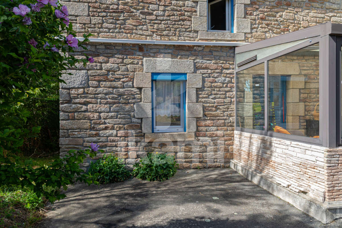 Maison en campagne avec dépendances - photo 9