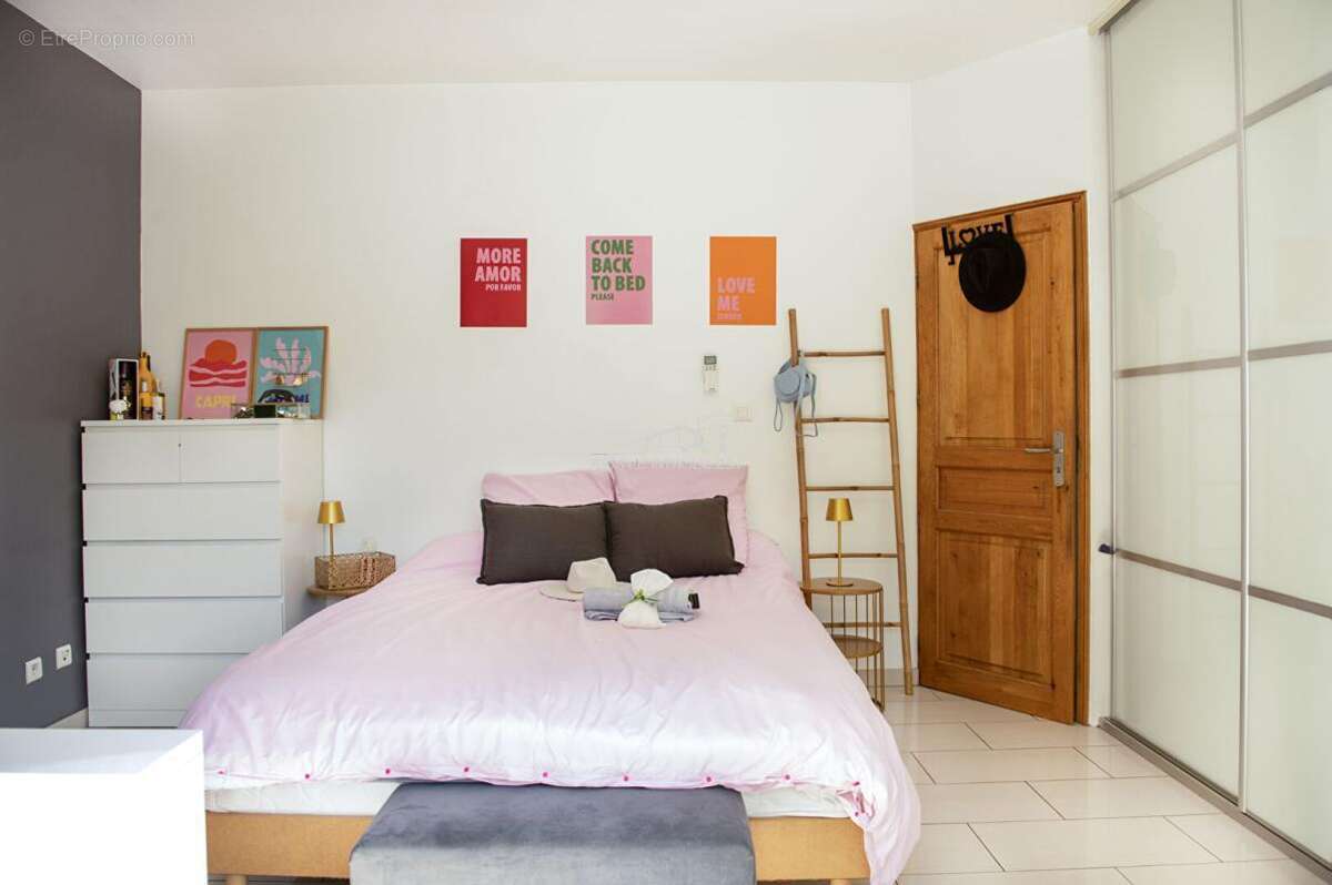 Propriété d'exception de 252m² sur une parcelle de 1650m² - photo 12