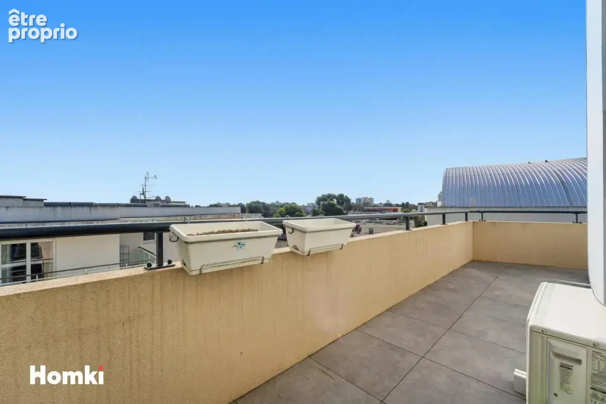 Antibes – Dernier étage – Duplex 4 pièces lumineux avec grande terrasse et double garage fermé - photo 3