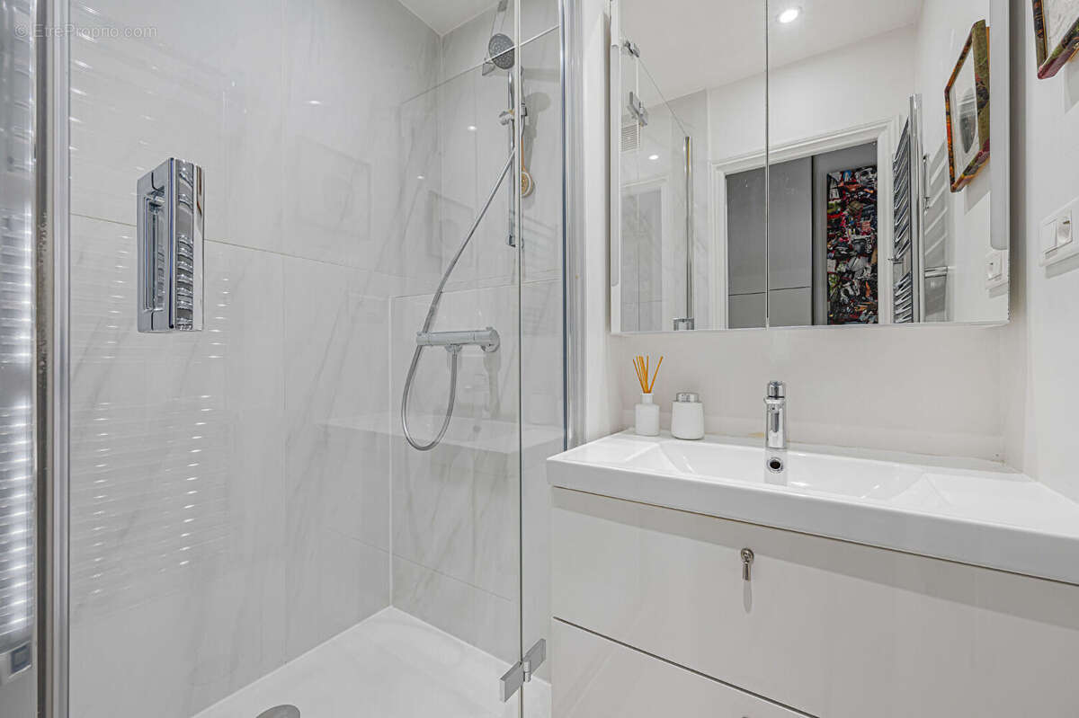 Appartement à PARIS-14E