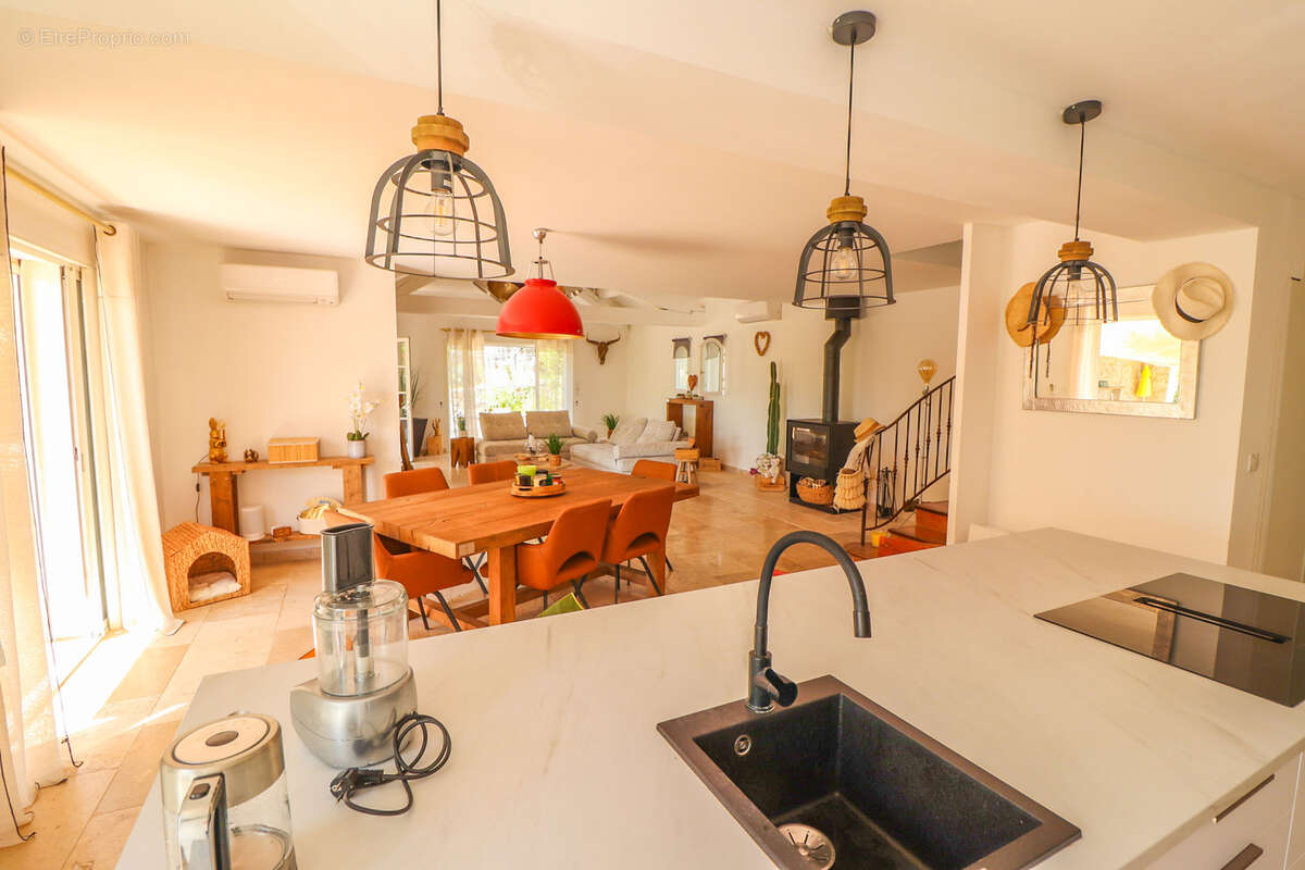 FLAYOSC PROPRIETE de 185M2 habitables avec 4 chambres, PISCINE sur plus de 4000m2 clos et paysagé - photo 14