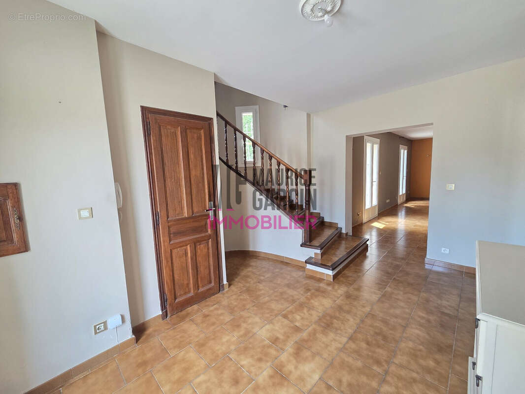 Maison 248 m² à Velleron  - photo 7