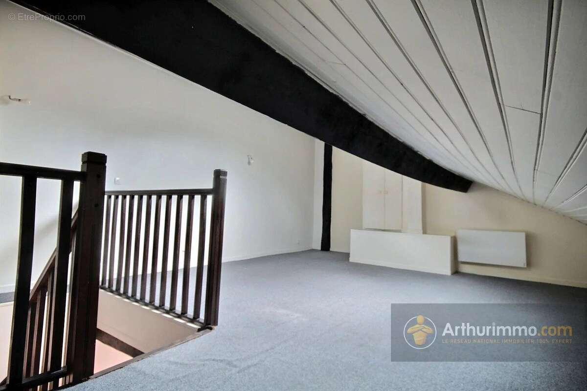 Appartement à CHARENTON-LE-PONT