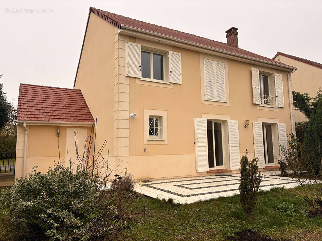 Maison à MERU
