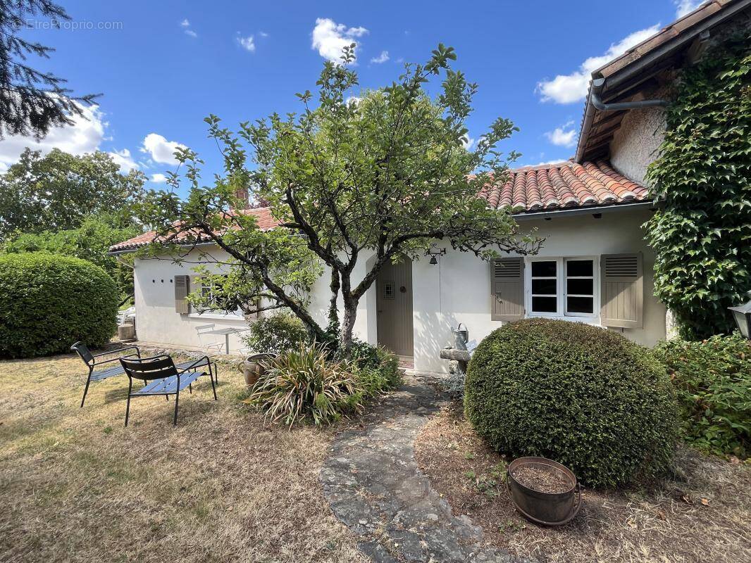 Maison à CHASSENON