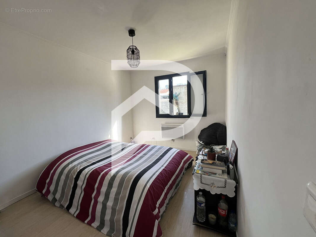 Maison à LE MESNIL-SAINT-DENIS