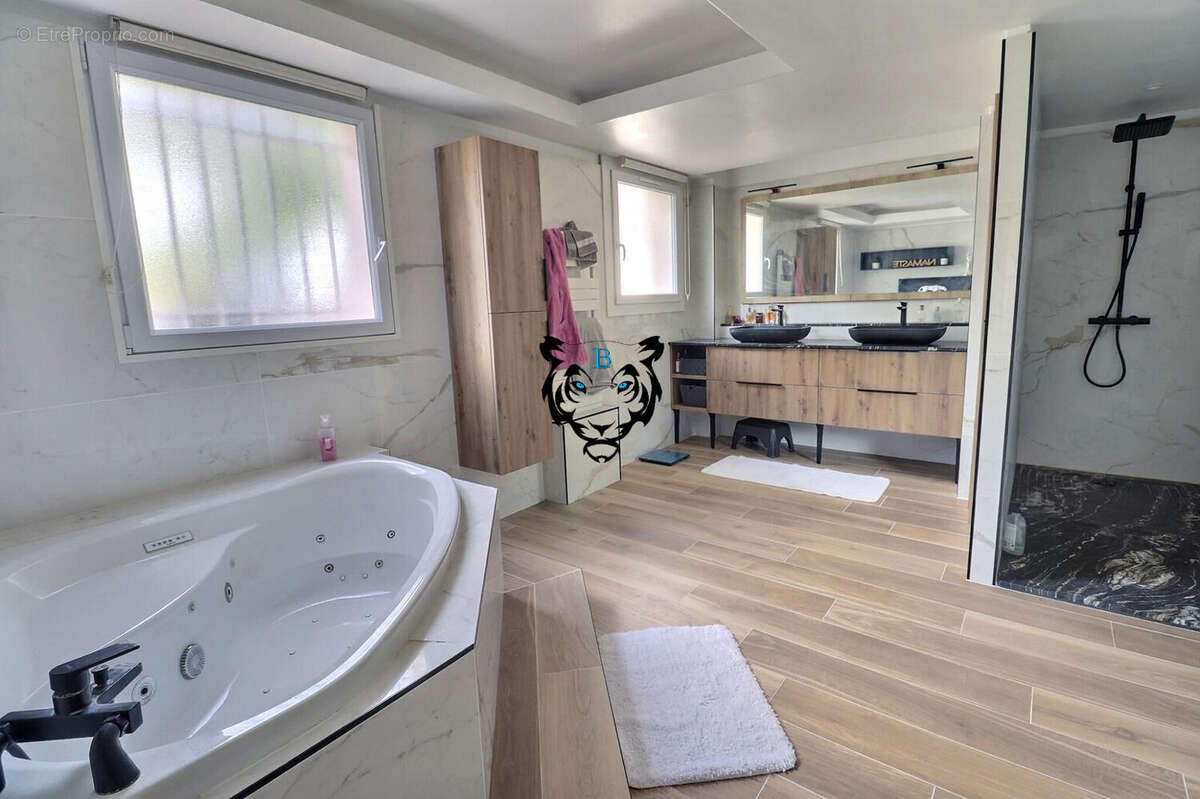 Maison à DRAGUIGNAN