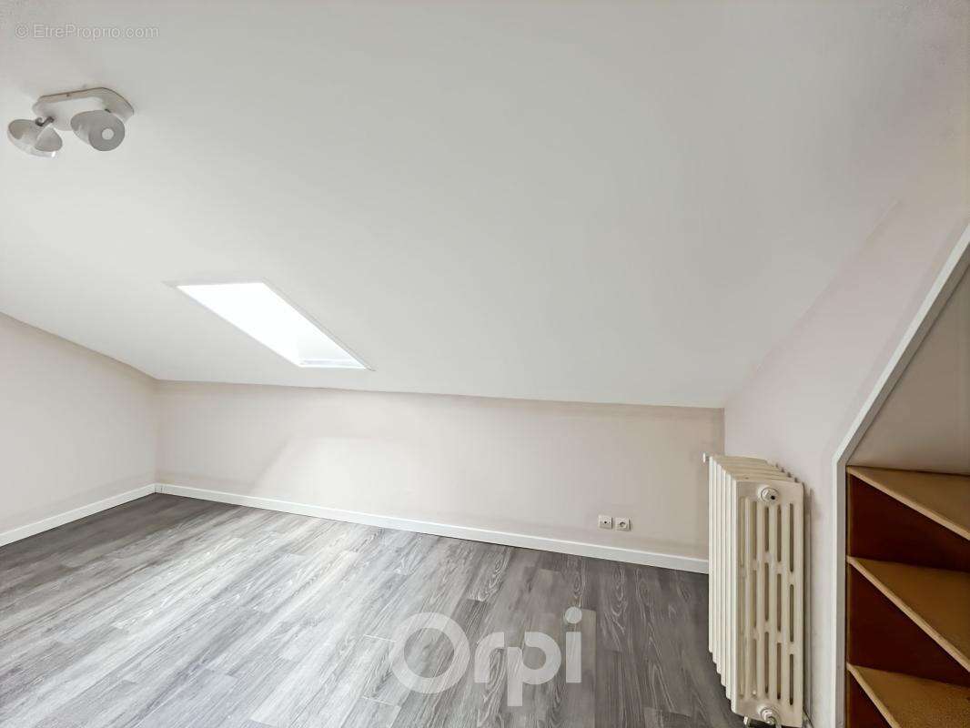 Maison à LA JONCHERE-SAINT-MAURICE