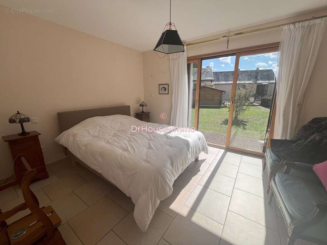 Maison 205 m² à Beaumont  - photo 8