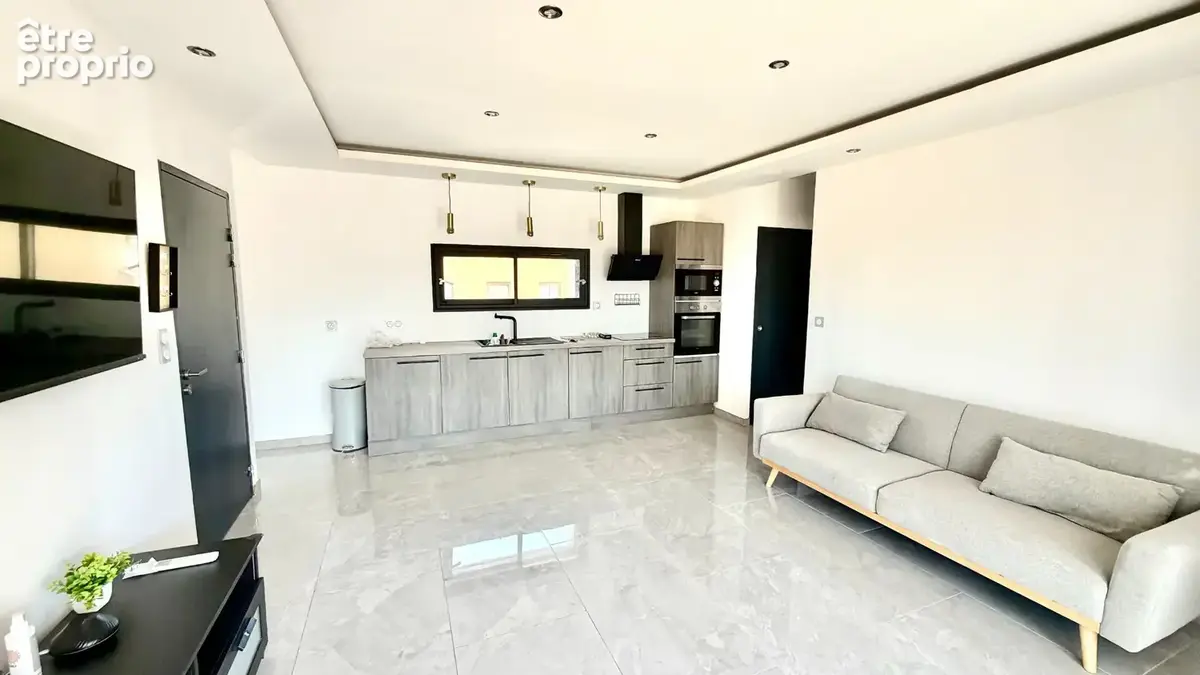 Appartement Type T2 avec terrasse, cave et place de parking privative sécurisée. - photo 5