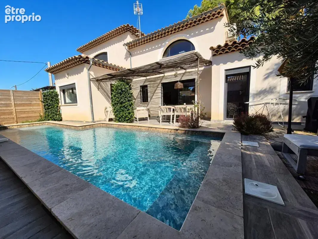Maison Six Fours Les Plages 6 pièces 153 m2 - photo 2