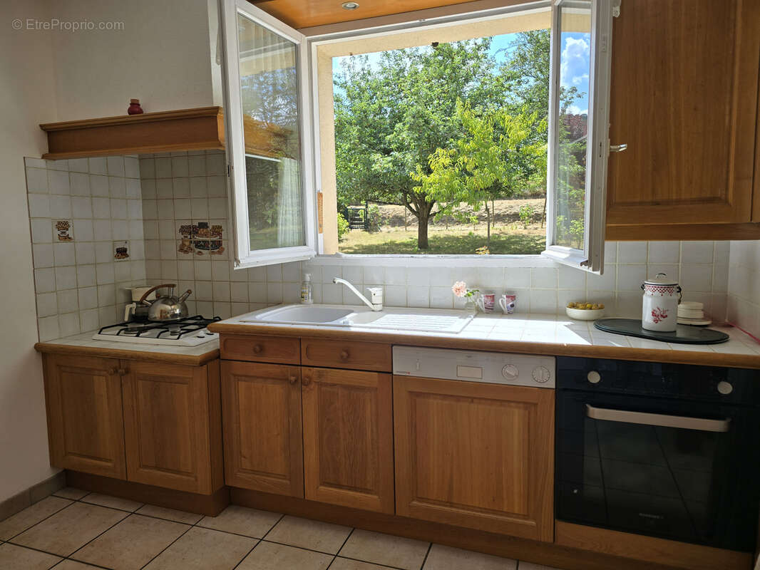 Pavillon familial indépendant de 118m2, 3 chambres, terrain de de 1260m2. - photo 4