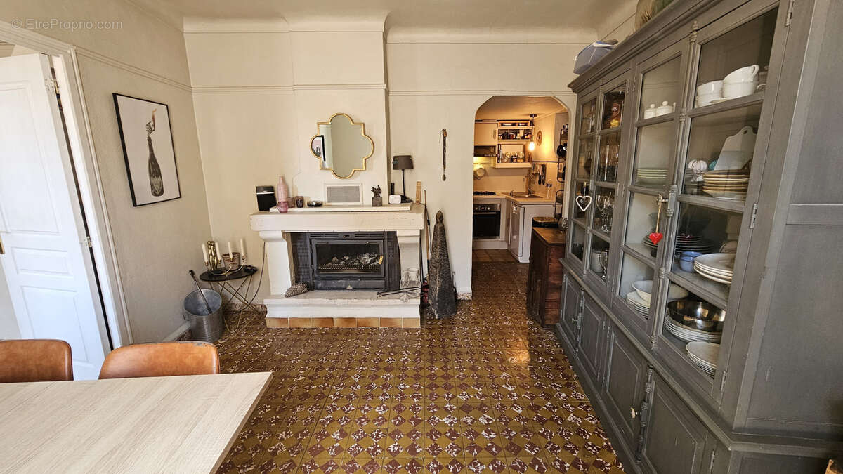 Appartement à BAGNOLS-EN-FORET