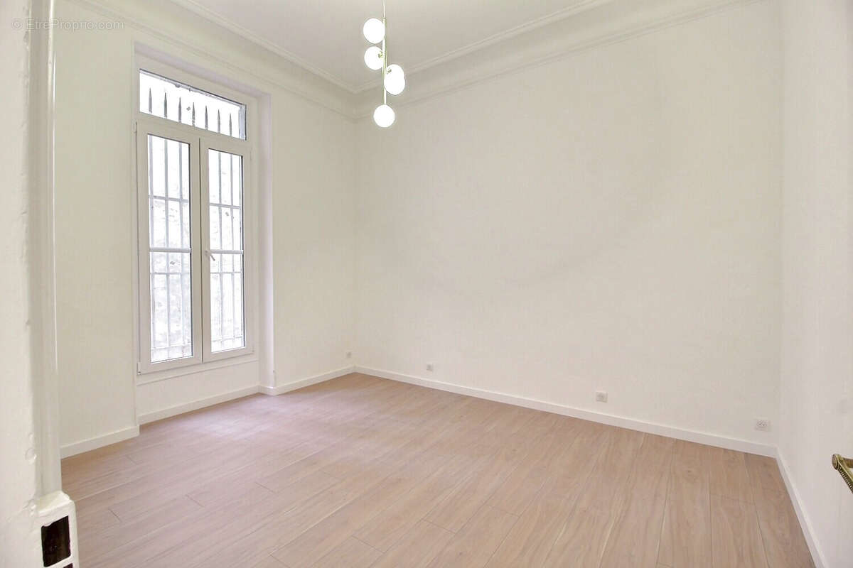 Appartement à MARSEILLE-2E