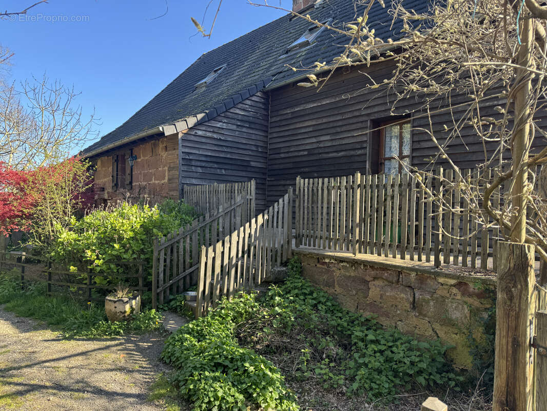 Maison à LOUIGNAC