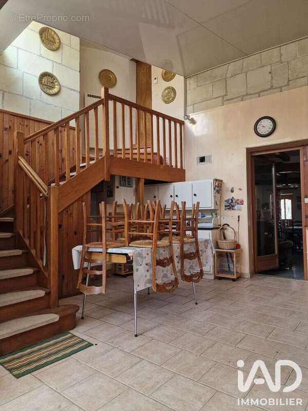 Maison 199 m² à Montreuil-Bellay  - photo 2