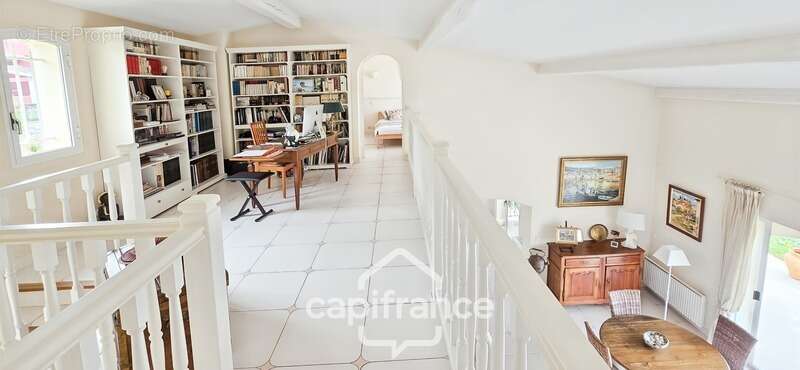 Maison à vendre 4 pièces VUE MER + Garage 55m² + Piscine SANARY SUR MER (83) - photo 26
