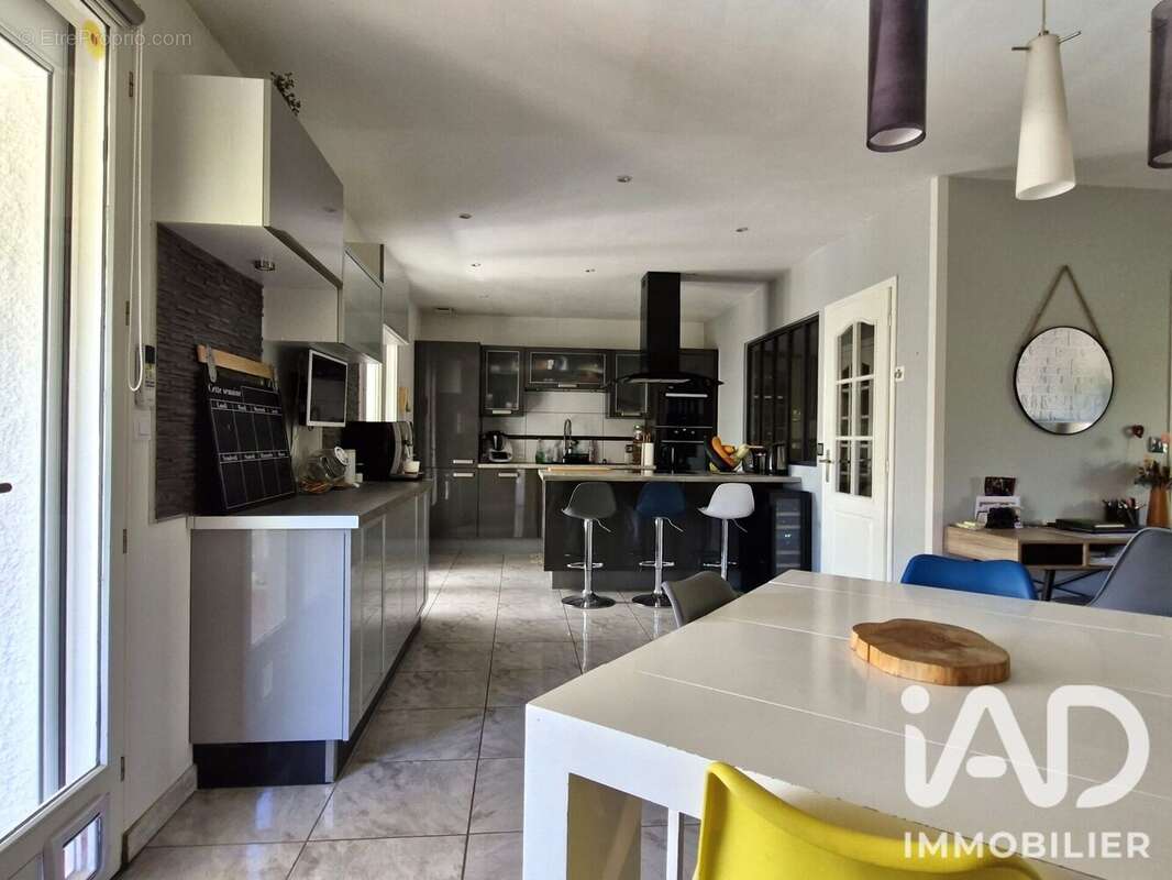 Maison 192 m² à Chinon  - photo 4