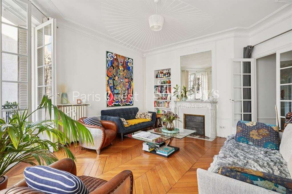 Appartement à NEUILLY-SUR-SEINE