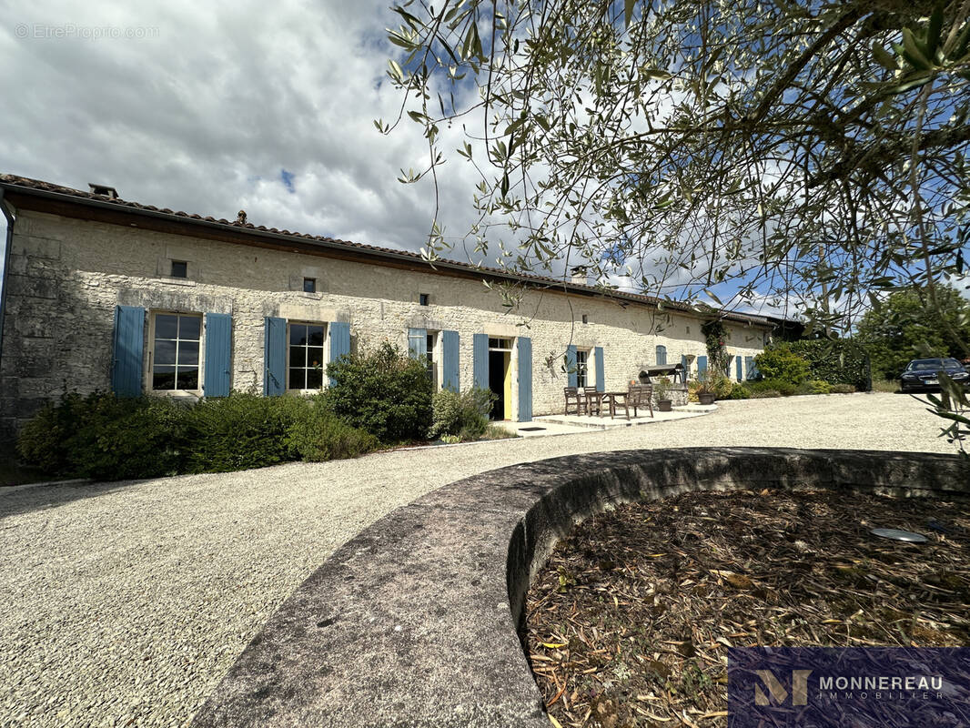 Maison à SAINT-GERMAIN-DE-VIBRAC