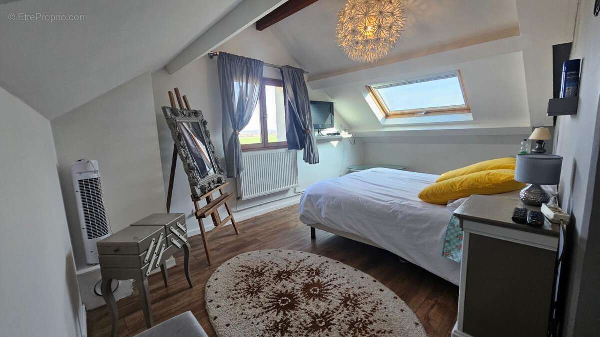 Maison à HOUDAN